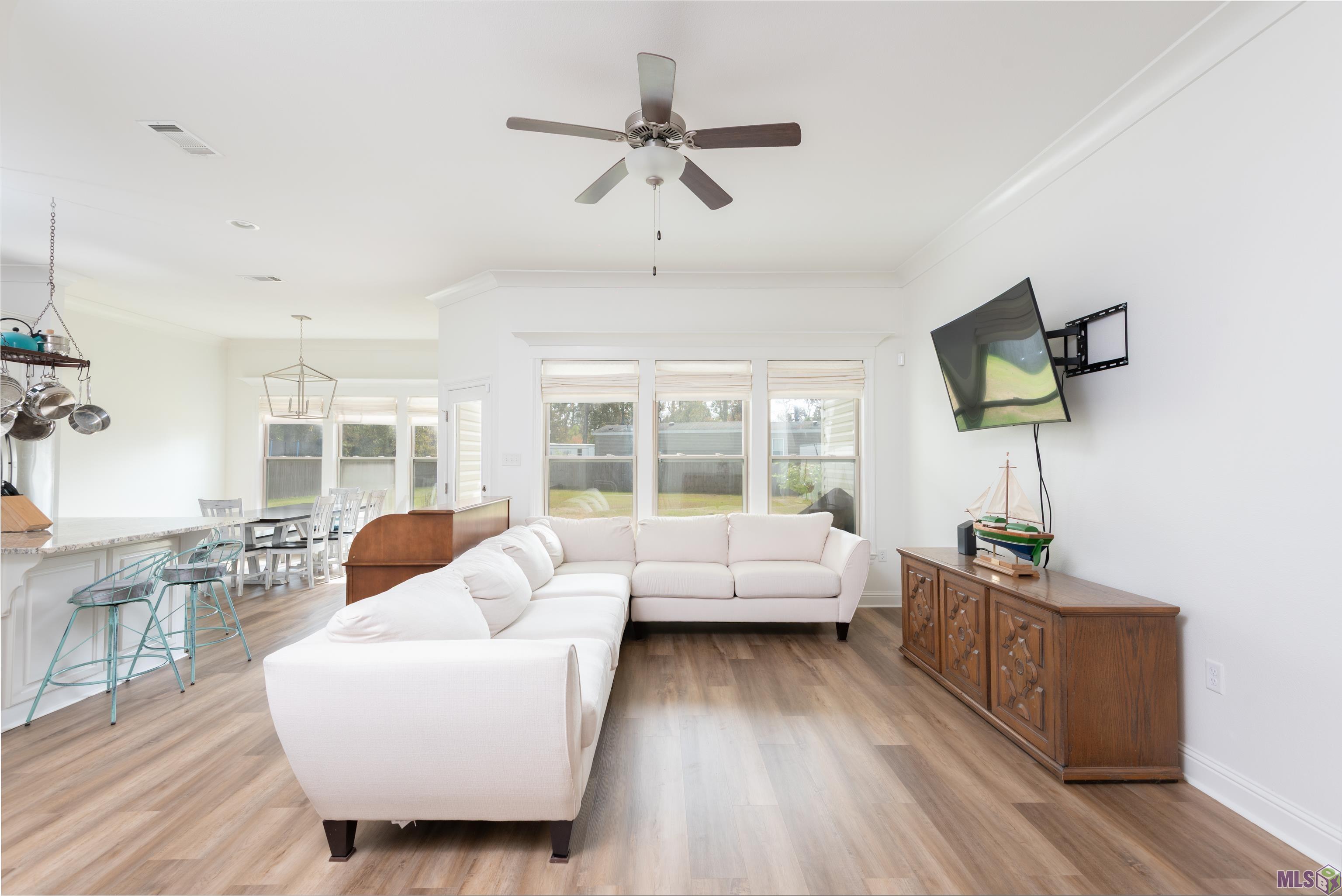 7714 Bend Road Denham Springs, LA 70706 - Photo 6 of 27 living room