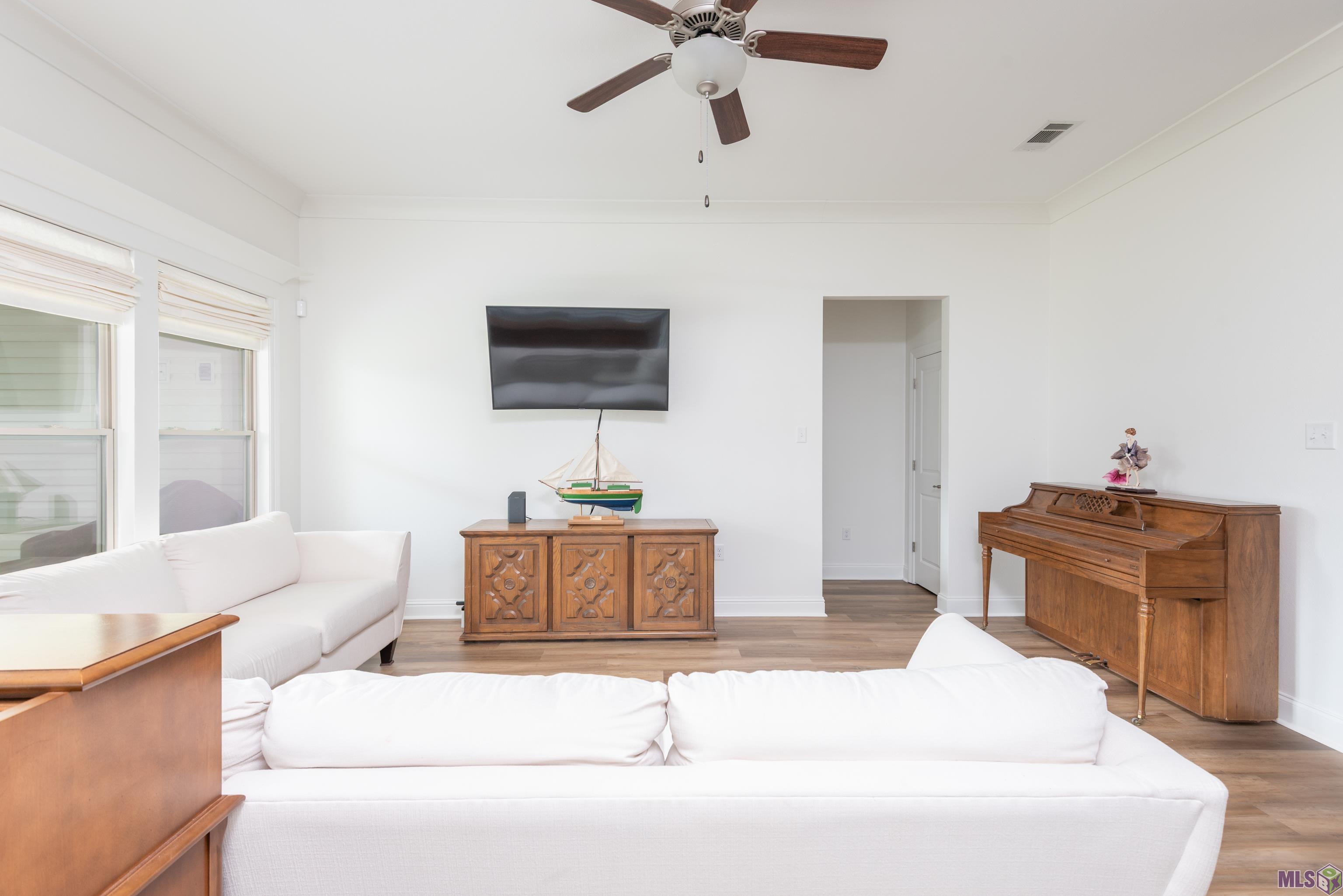 7714 Bend Road Denham Springs, LA 70706 - Photo 7 of 27 living room