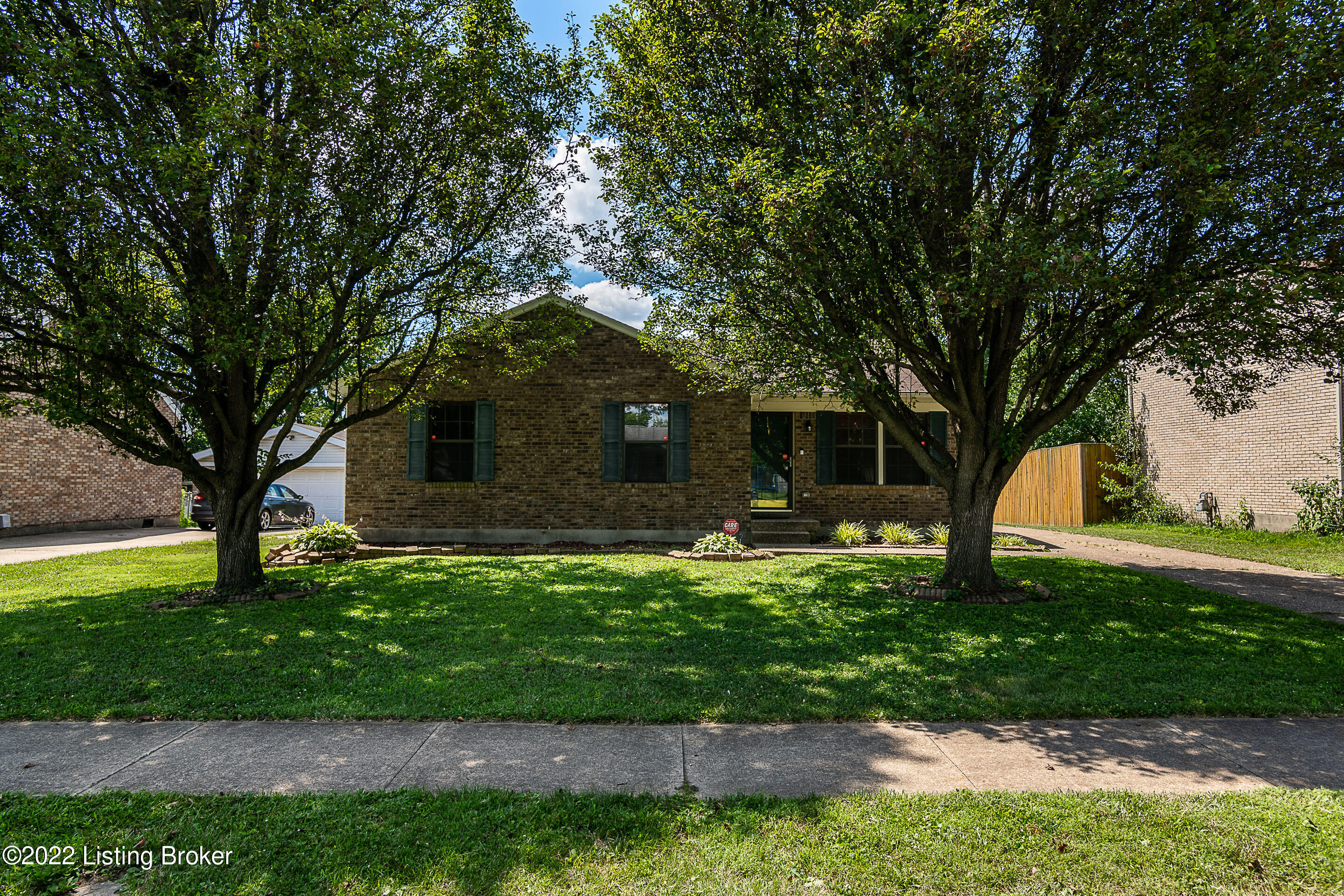 12218 Ridgemont Road Louisville, KY 40229 - Photo 1 of 25 DHI-2