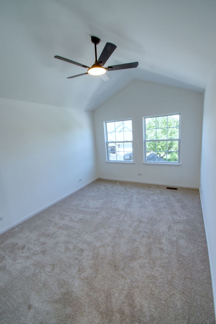 5564 Elizabeth Place Rolling Meadows, IL 60008 - Photo 16 of 21
