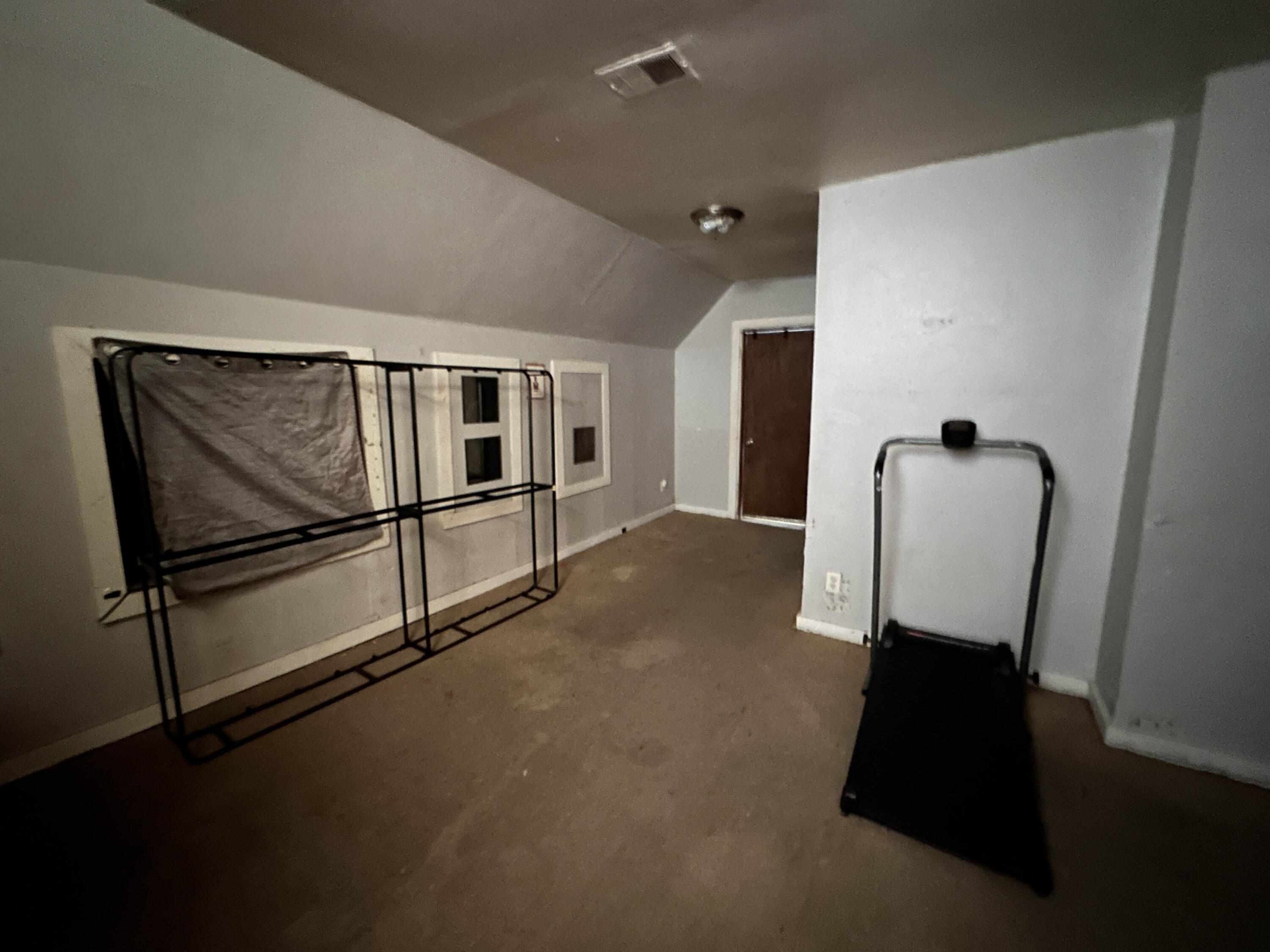 3024 North 20th Street Milwaukee, WI 53206 - Photo 14 of 18 IMG_8278