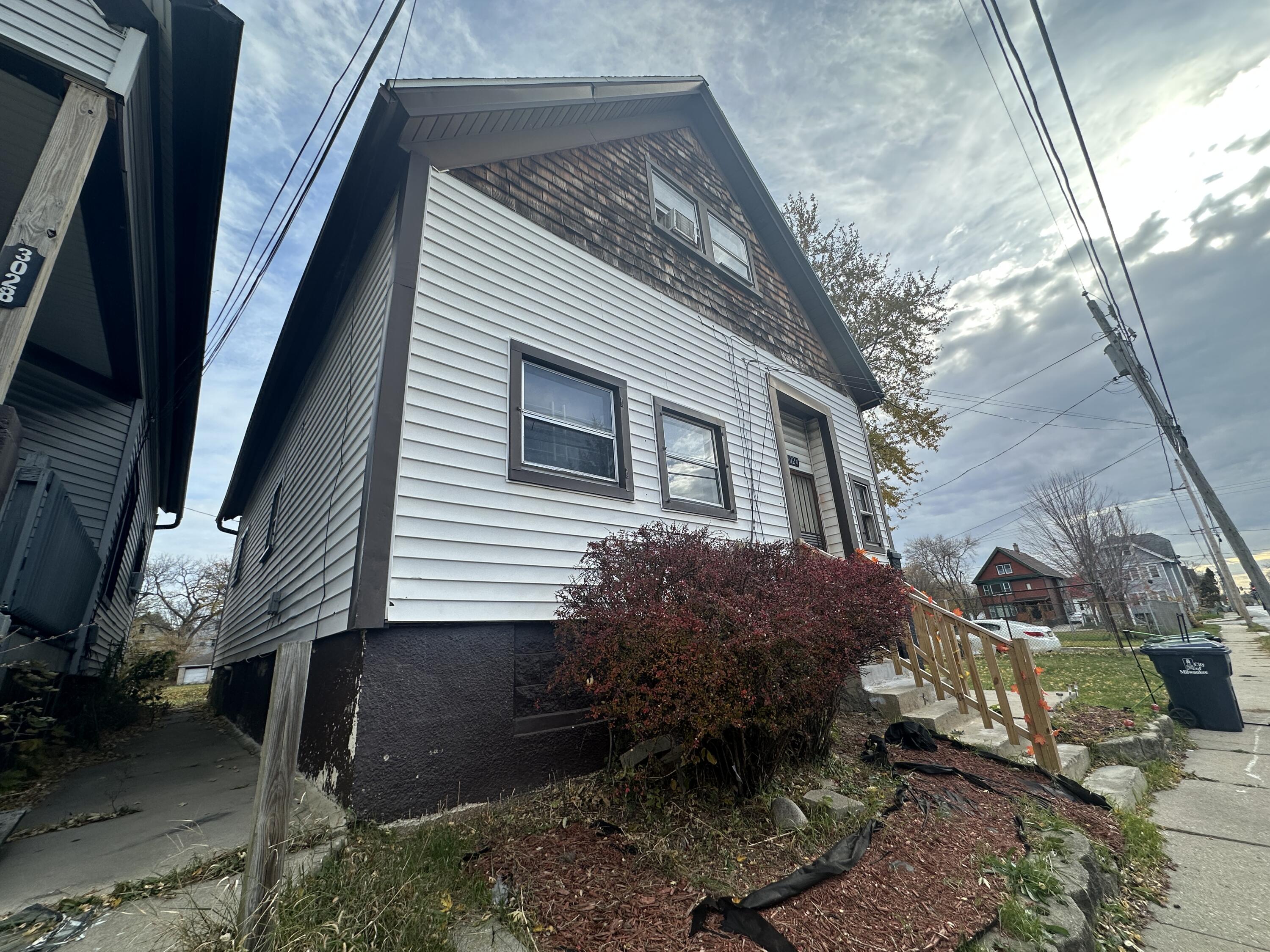 3024 North 20th Street Milwaukee, WI 53206 - Photo 17 of 18 IMG_8266