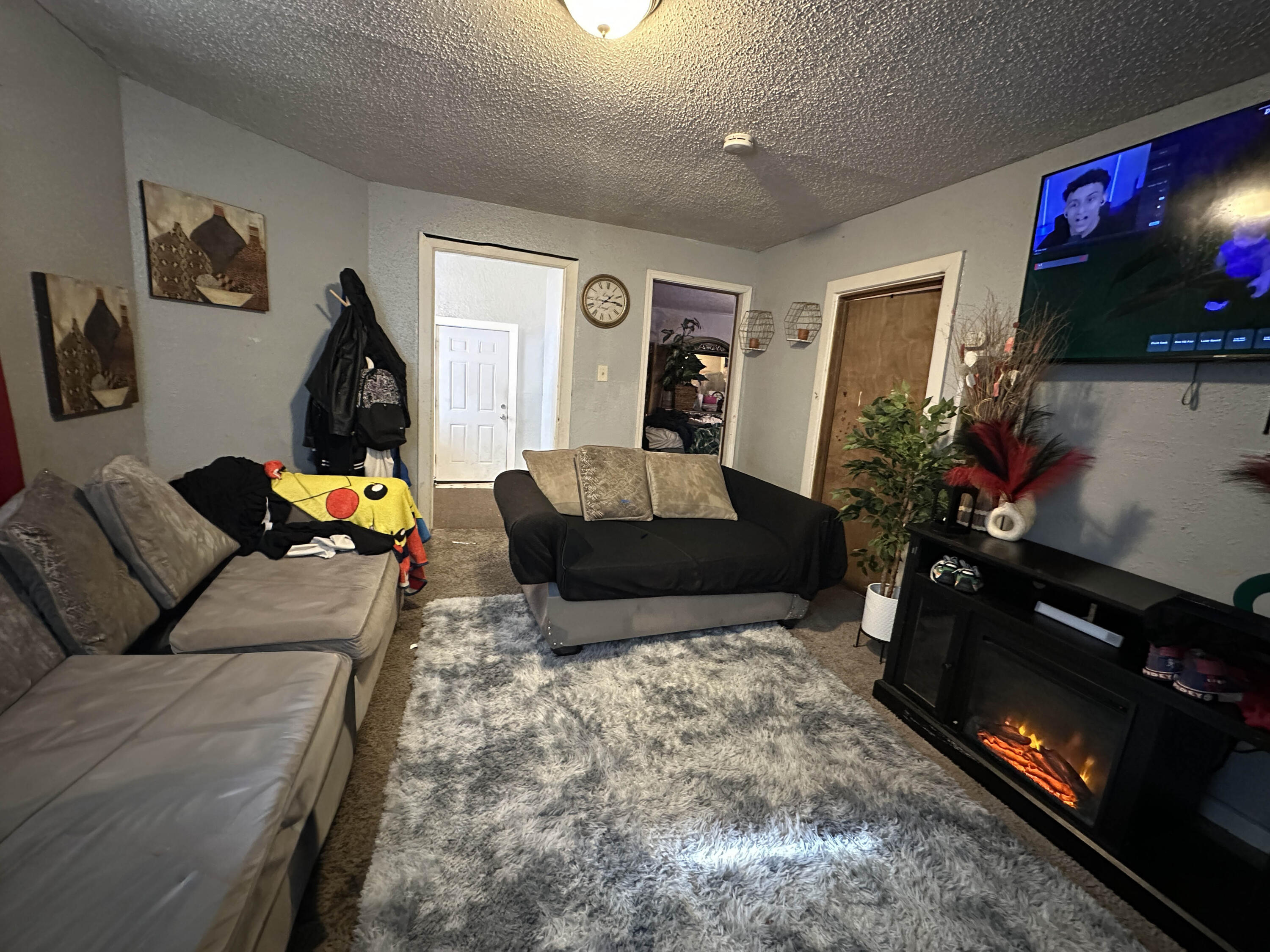 3024 North 20th Street Milwaukee, WI 53206 - Photo 3 of 18 IMG_8272