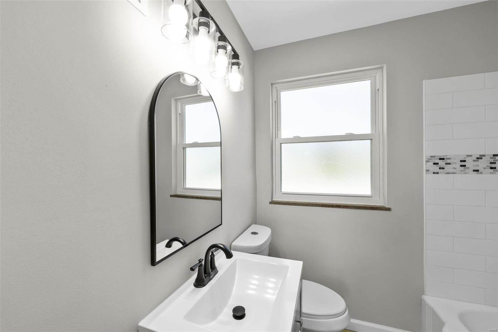 808 Pine Street St. Charles, MO 63301 - Photo 8 of 34