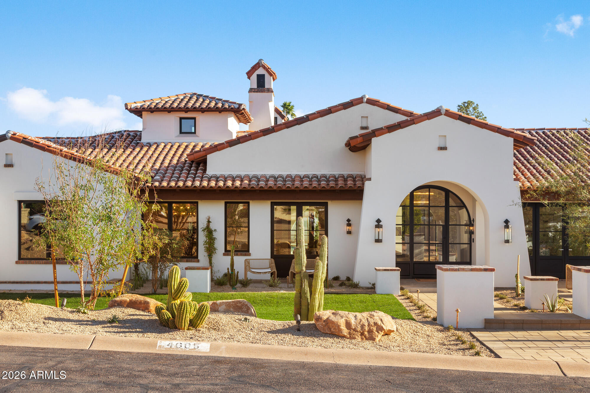 4605 East Rockridge Road Phoenix, AZ 85018 - Photo 2 of 151 4605ERockridge019