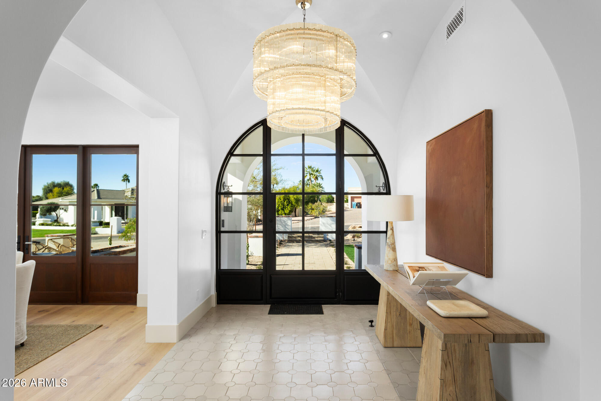 4605 East Rockridge Road Phoenix, AZ 85018 - Photo 8 of 151 4605ERockridge025