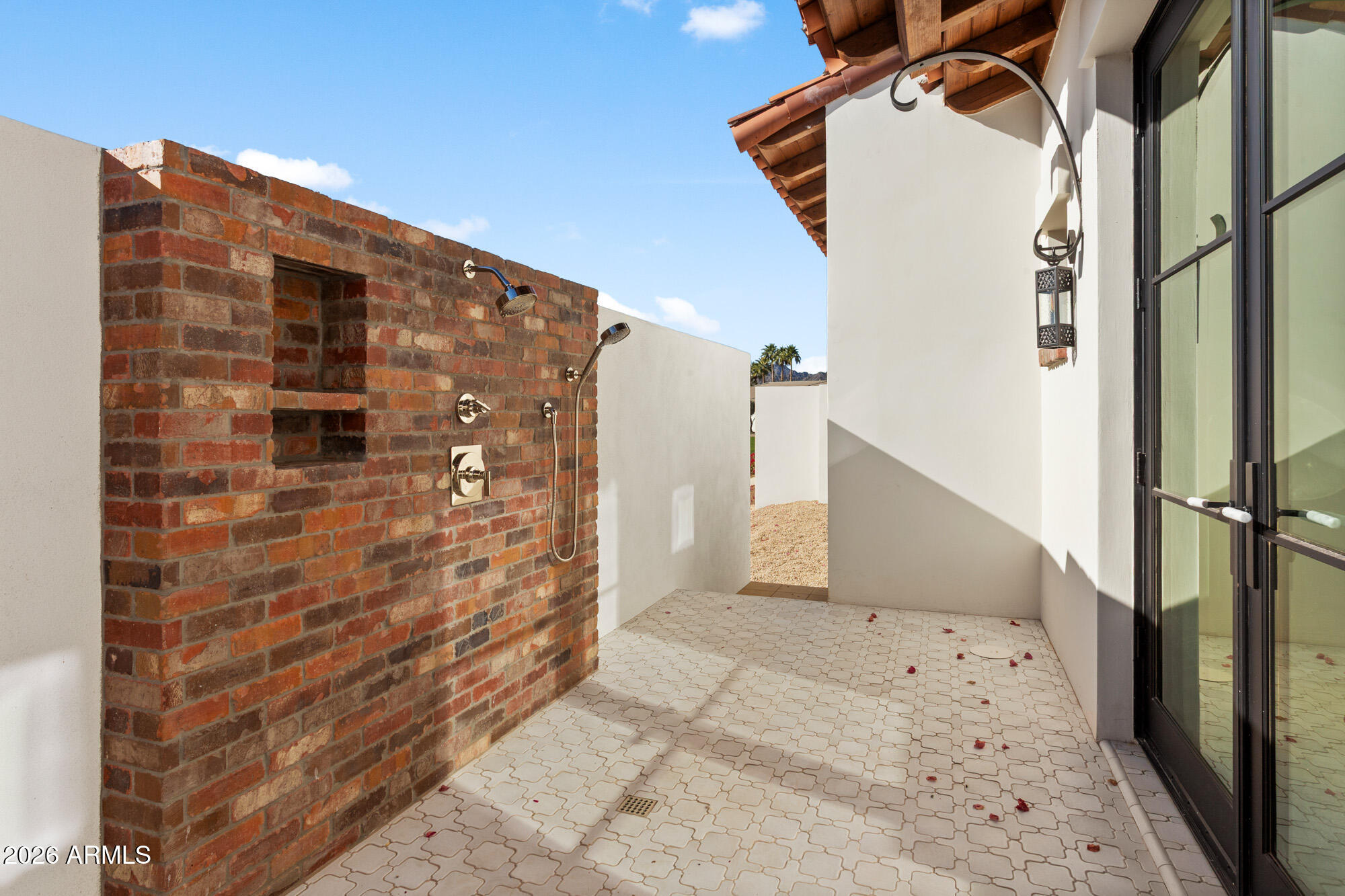 4605 East Rockridge Road Phoenix, AZ 85018 - Photo 81 of 151 4605ERockridge098