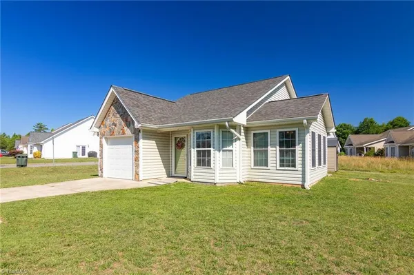 $169,900 | 213 Portsmouth Drive, Eden, NC 27288