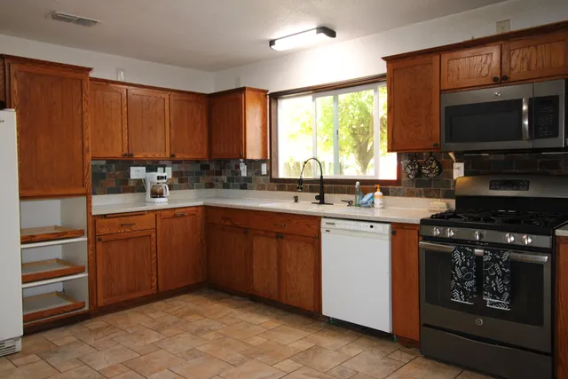 $375,000 | 17125 Zanita Trail, Anderson, CA 96007