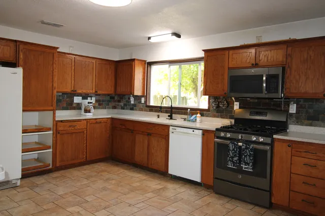 $375,000 | 17125 Zanita Trail, Anderson, CA 96007