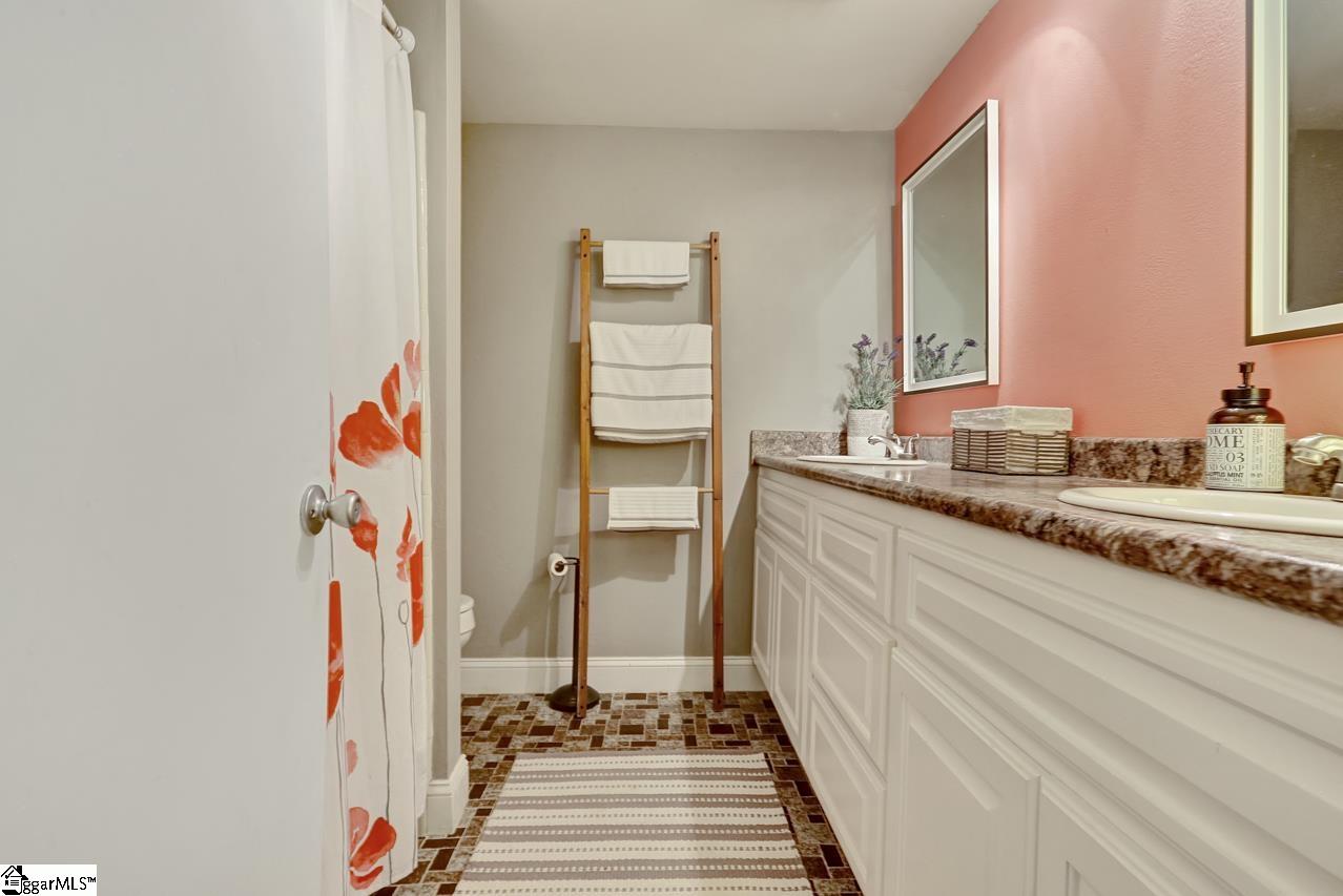 318 Covington Road Greenville, SC 29617 - Photo 31 of 36 Gallery Image 31
