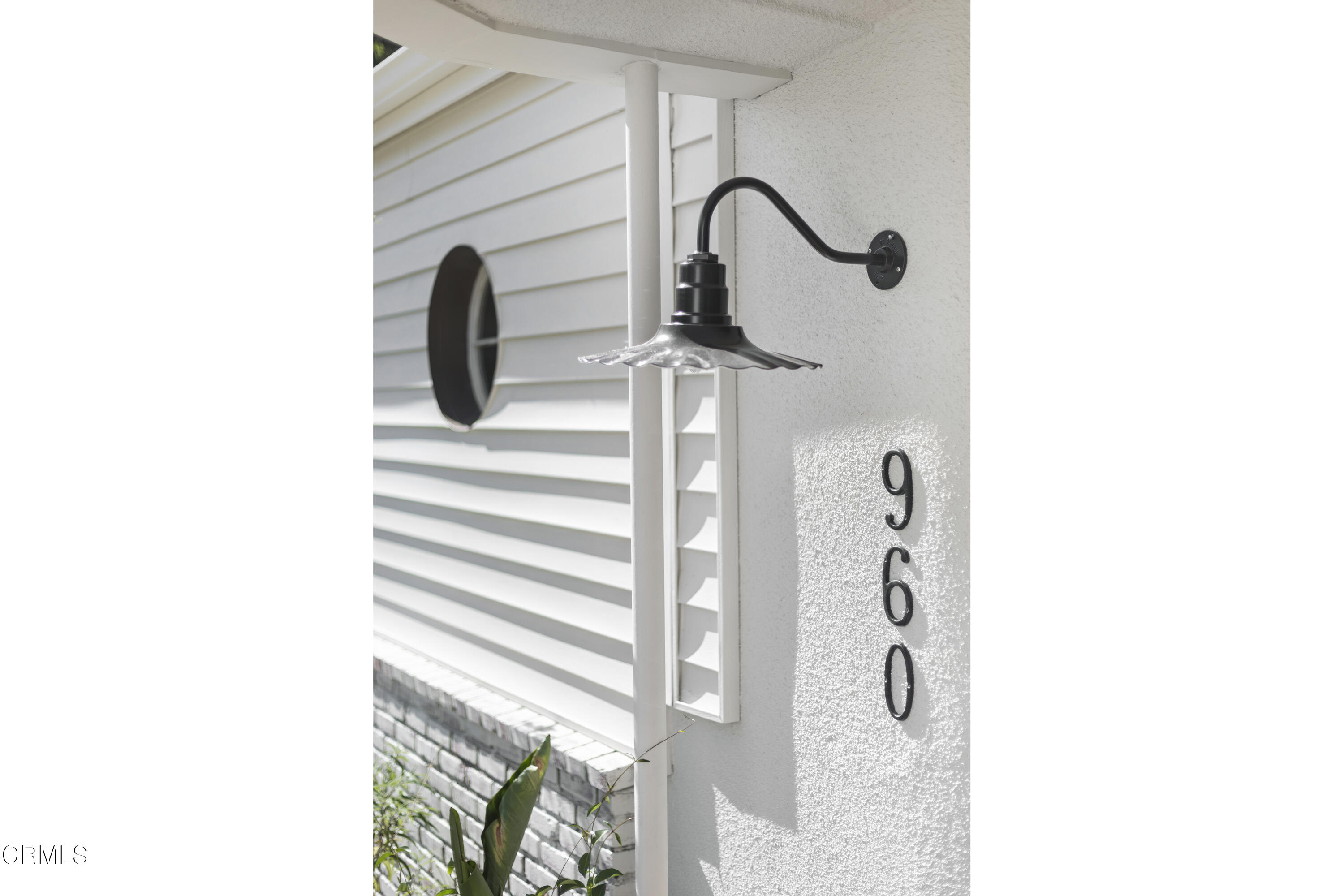 960 Roxbury Drive Pasadena, CA 91104 - Photo 3 of 28 960 door