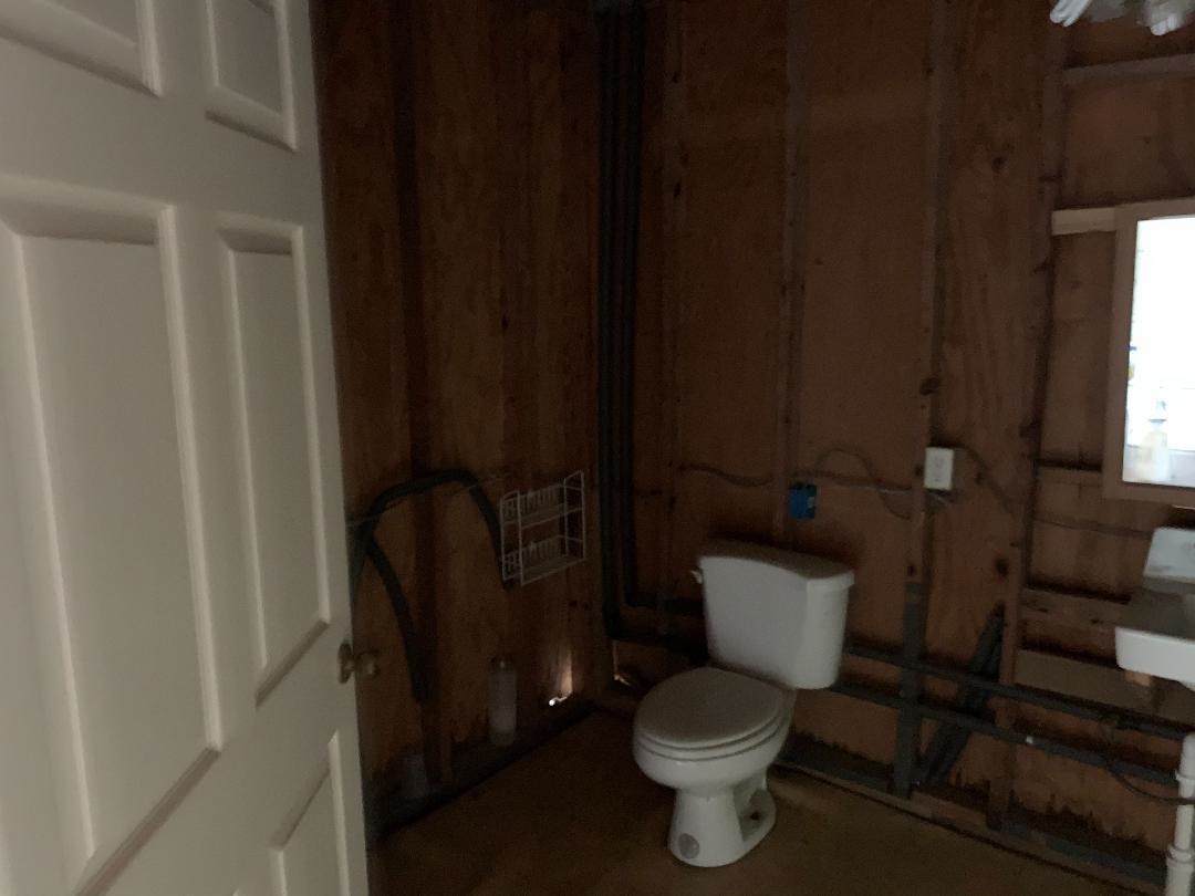 9587 John Hall Lane Foley, AL 36535 - Photo 17 of 19 Garage/Shop Bathroom