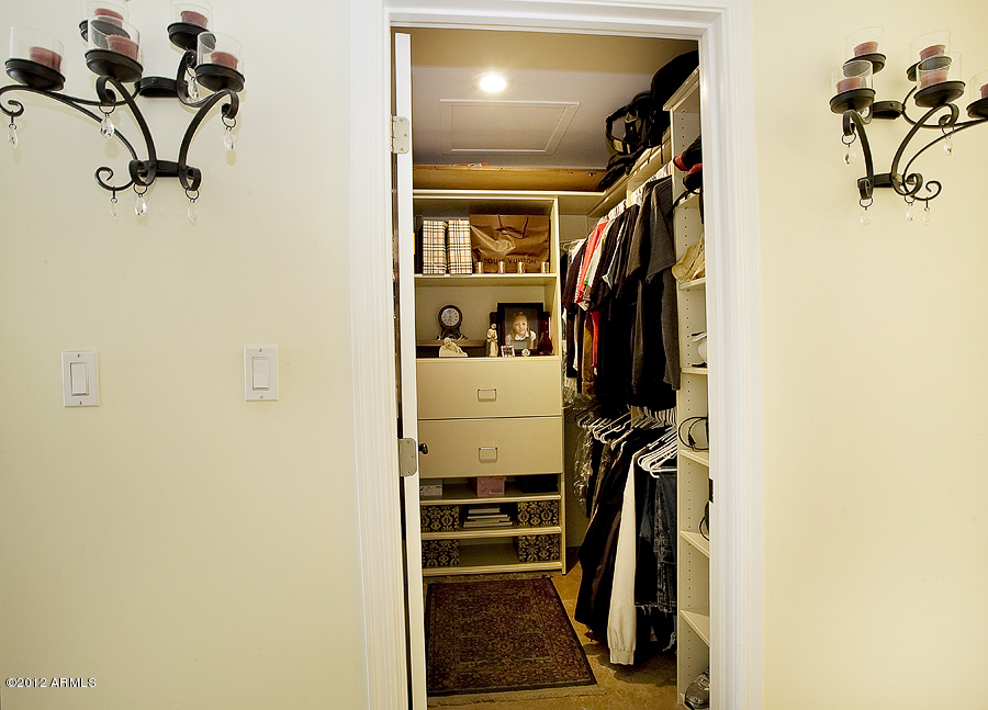 201 West Seldon Lane Phoenix, AZ 85021 - Photo 14 of 22 Custom Closet