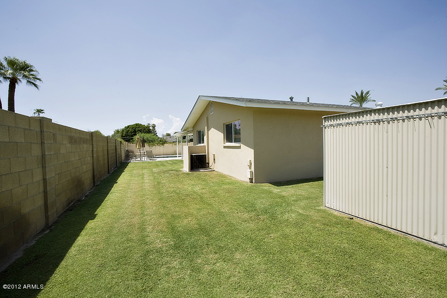 201 West Seldon Lane Phoenix, AZ 85021 - Photo 22 of 22 Plenty of Cool Grass & Storage