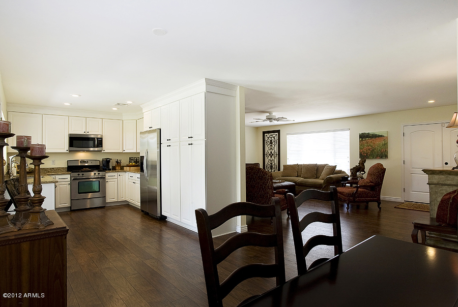 201 West Seldon Lane Phoenix, AZ 85021 - Photo 8 of 22 Gourmet Kitchen