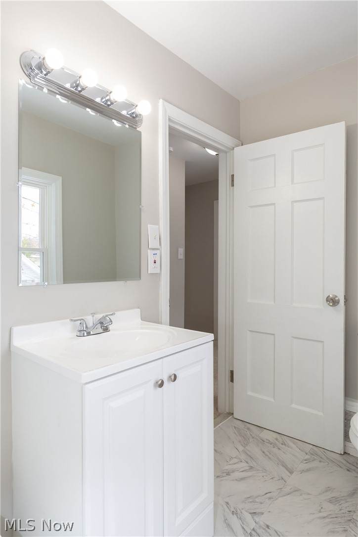 855 Nela View Road Cleveland Heights, OH 44112 - Photo 12 of 23