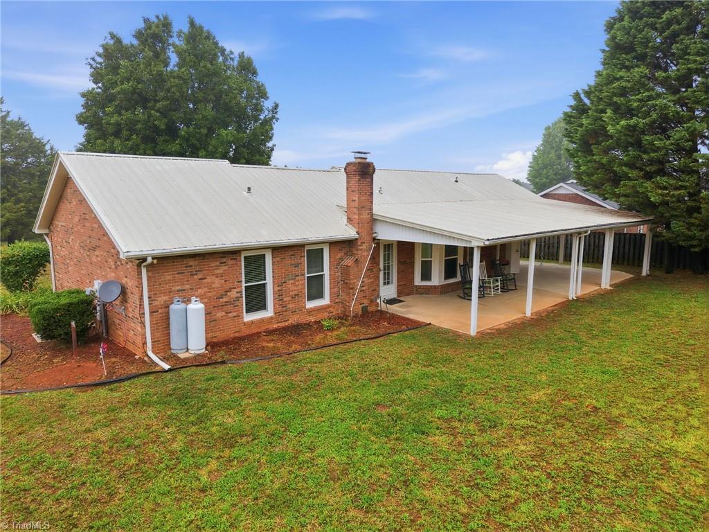 5200 Robin Lane Randleman, NC 27317 - Photo 5 of 40