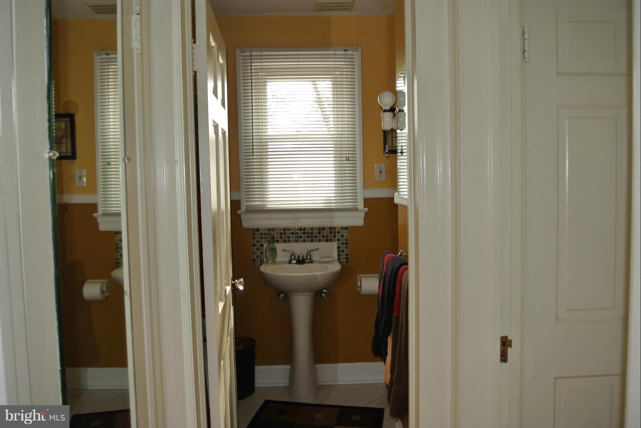 7000 Contee Road Laurel, MD 20707 - Photo 12 of 19 Bath