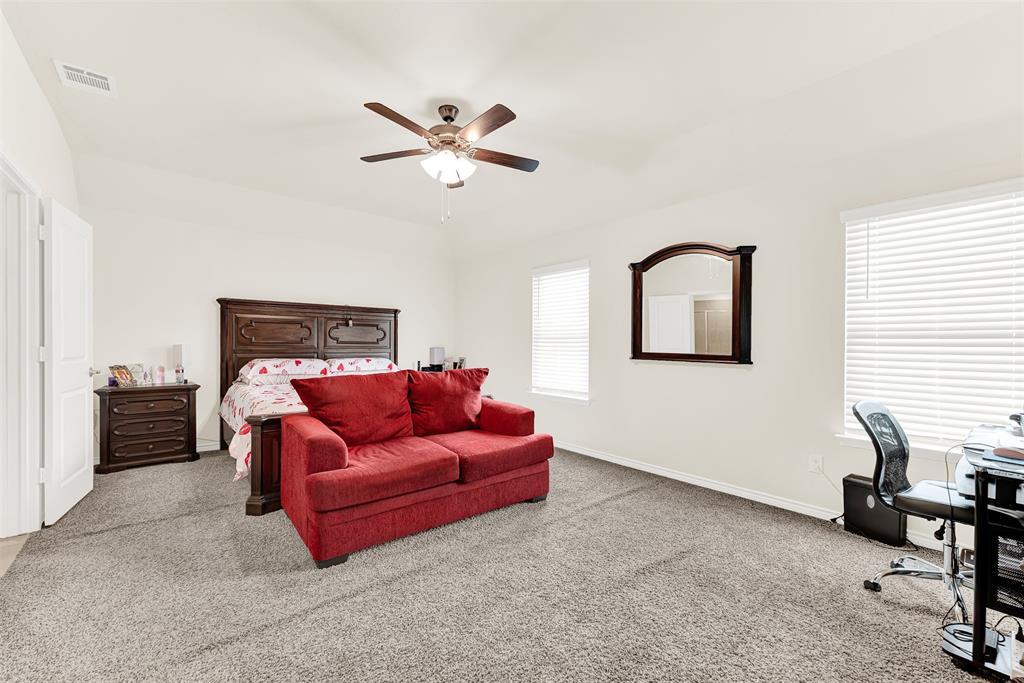 720 Willow View Way Princeton, TX 75407 - Photo 14 of 33 a living room with furniture