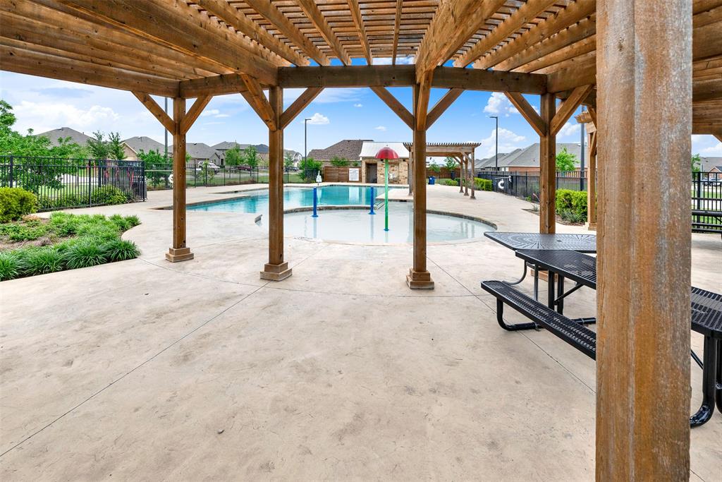 720 Willow View Way Princeton, TX 75407 - Photo 31 of 33 a view of outdoor space with seating
