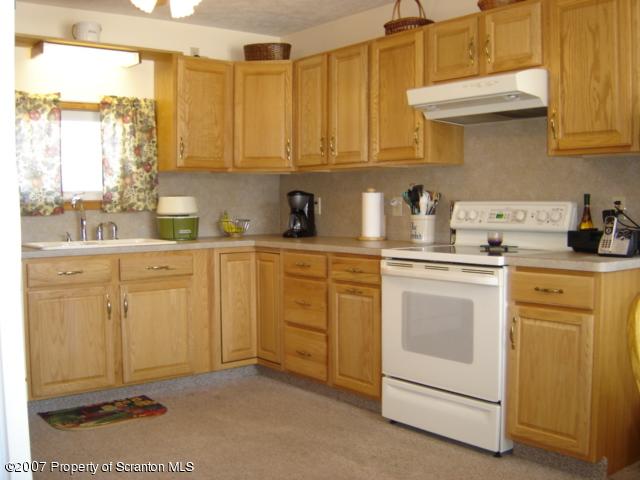 7 Rr Mill Moscow, PA 18444 - Photo 3 of 12 Kitchen - view 1