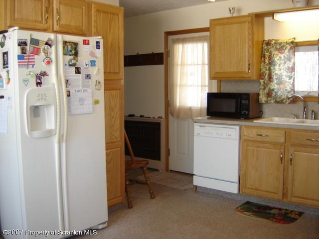7 Rr Mill Moscow, PA 18444 - Photo 4 of 12 Kitchen - view 2