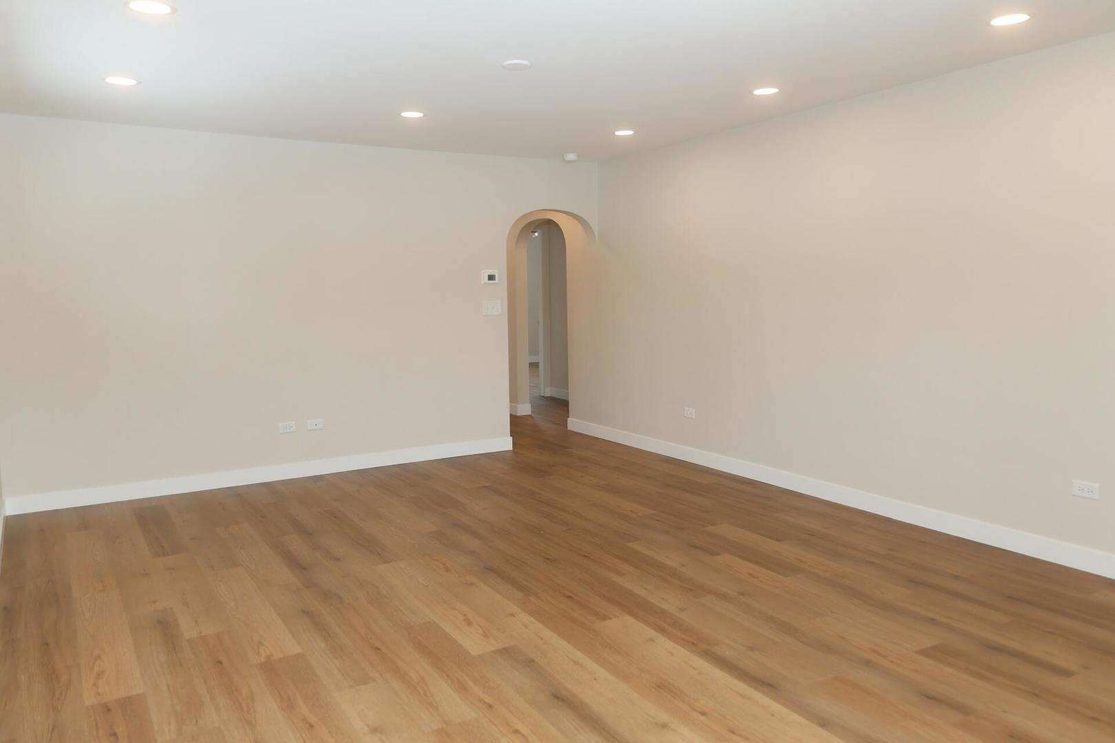 289 Chestnut Street Antioch, IL 60002 - Photo 3 of 25