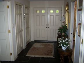 4611 Mitchell Road Kingsport, TN 37664 - Photo 2 of 12 Lovely Foyer