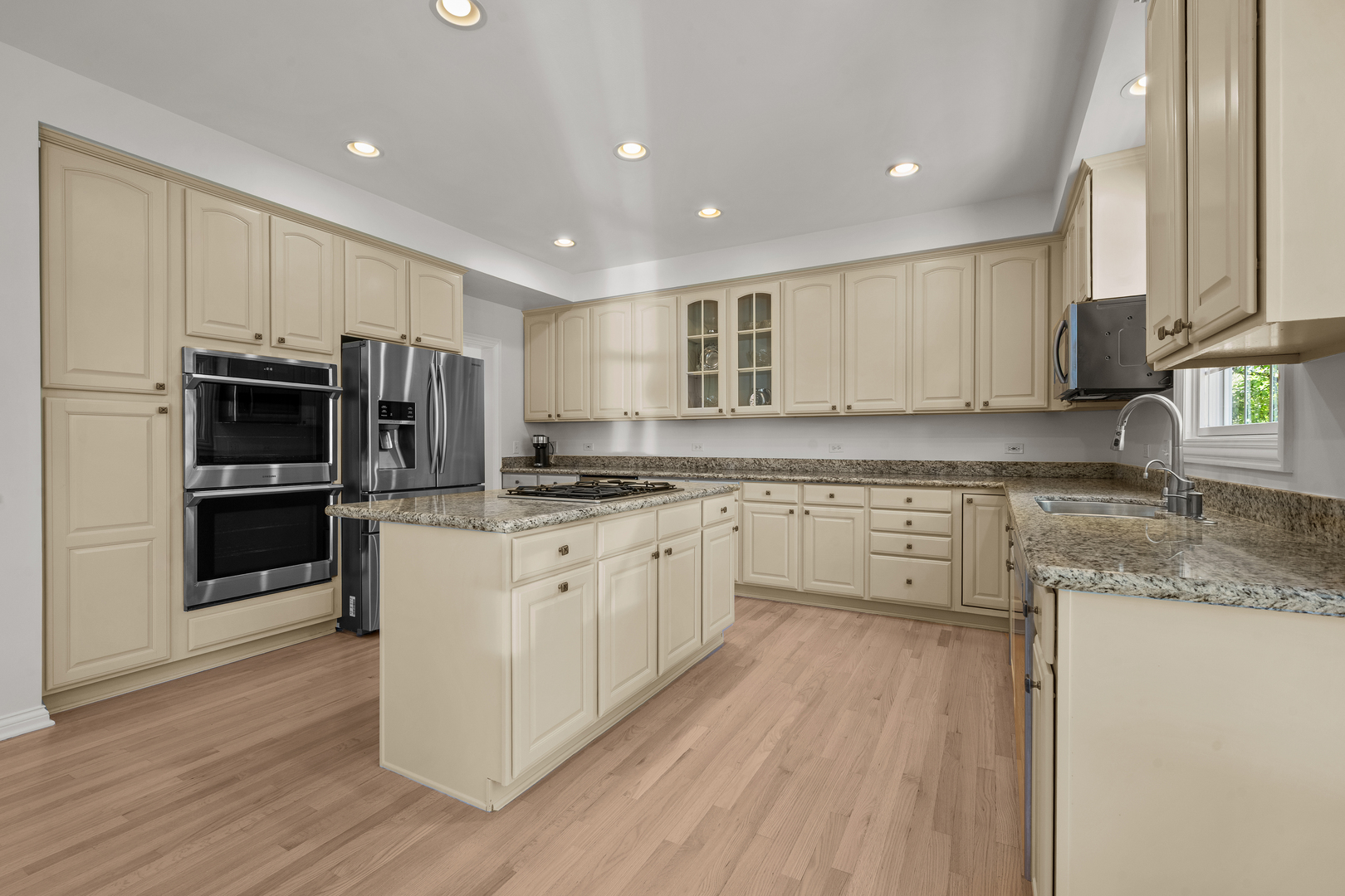 1114 Oxford Road Deerfield, IL 60015 - Photo 6 of 29