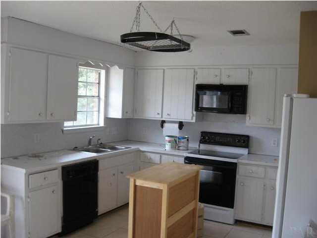 5477 Mulat Road Milton, FL 32583 - Photo 3 of 9