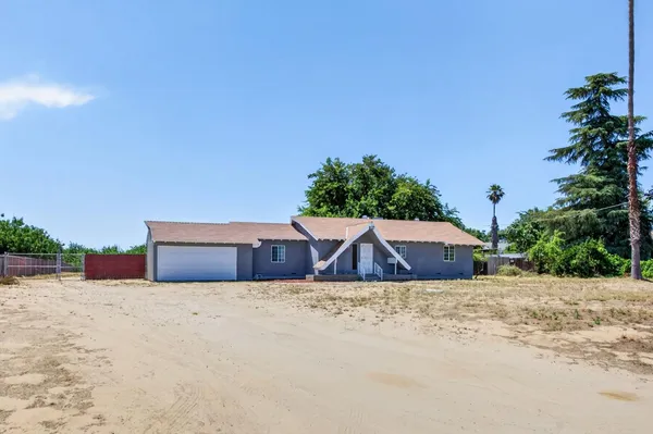 $499,900 | 8233 South Elm Avenue, Fresno, CA 93706