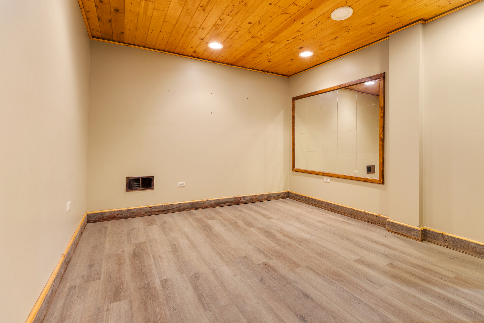 17515 Deep Cut Road Woodstock, IL 60098 - Photo 33 of 46 Gallery Image 33