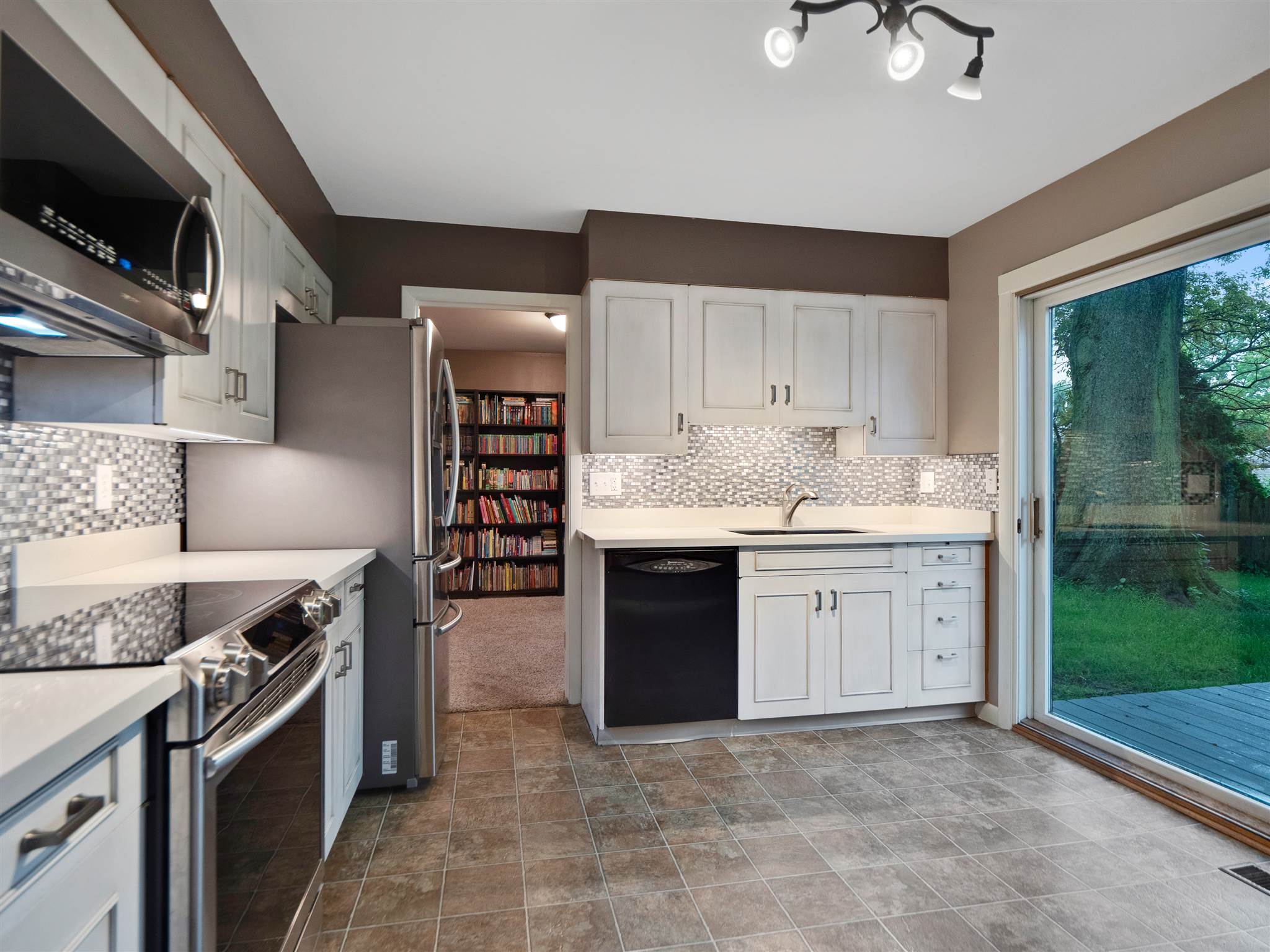 830 Flaxmill Road Huntington, IN 46750 - Photo 8 of 34 Gallery Image 8