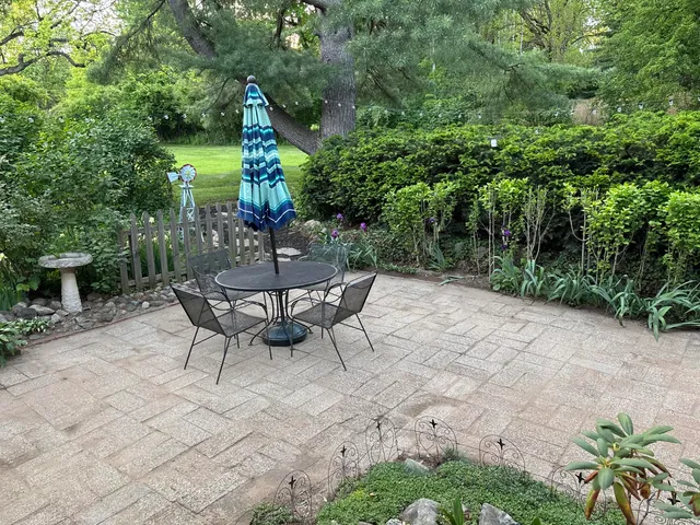 $675,000 | 7100 Wing Lake Road, Bloomfield Hills, MI 48301