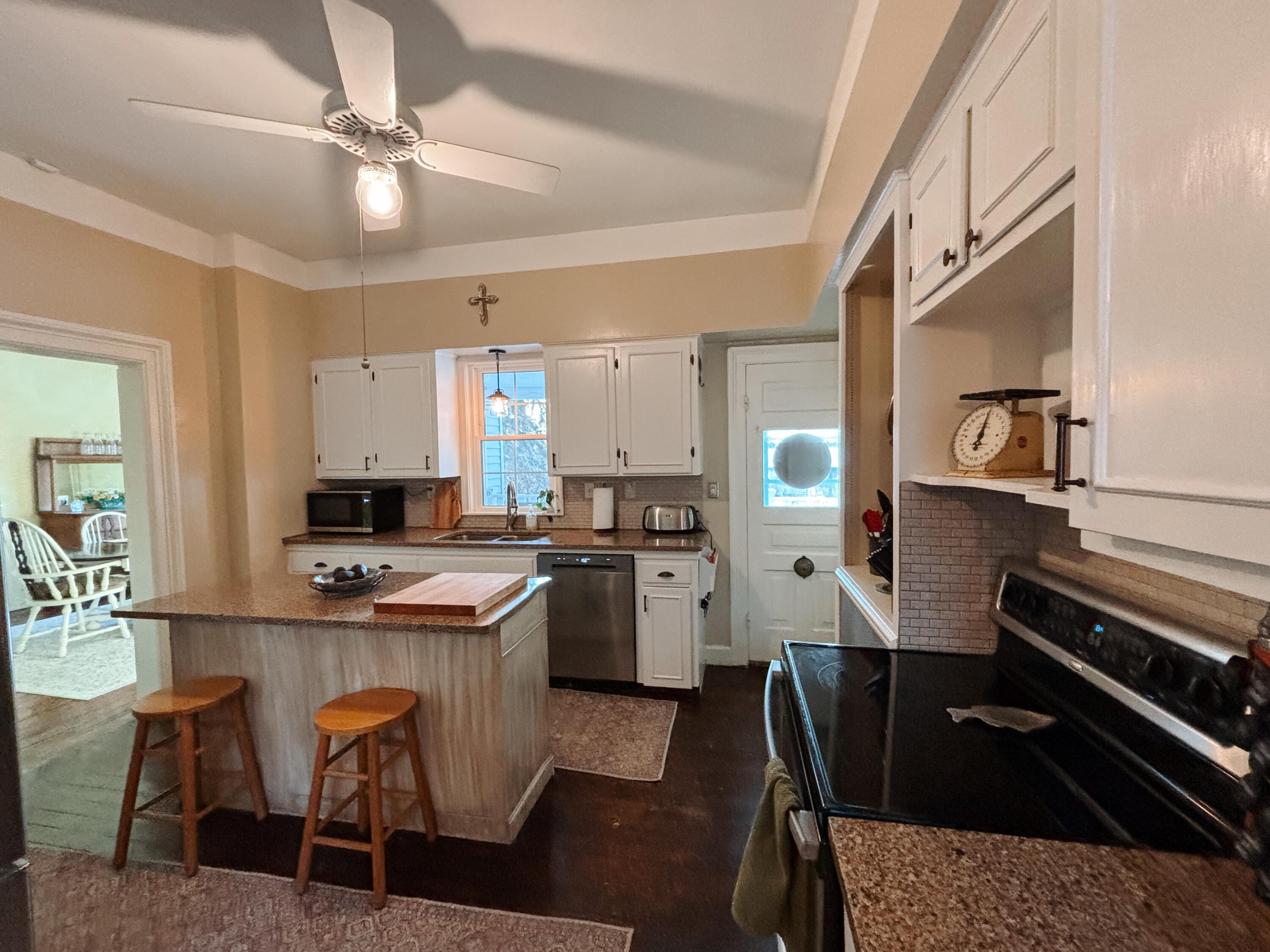 7100 Wing Lake Road Bloomfield Hills, MI 48301 - Photo 7 of 47 Kitchen