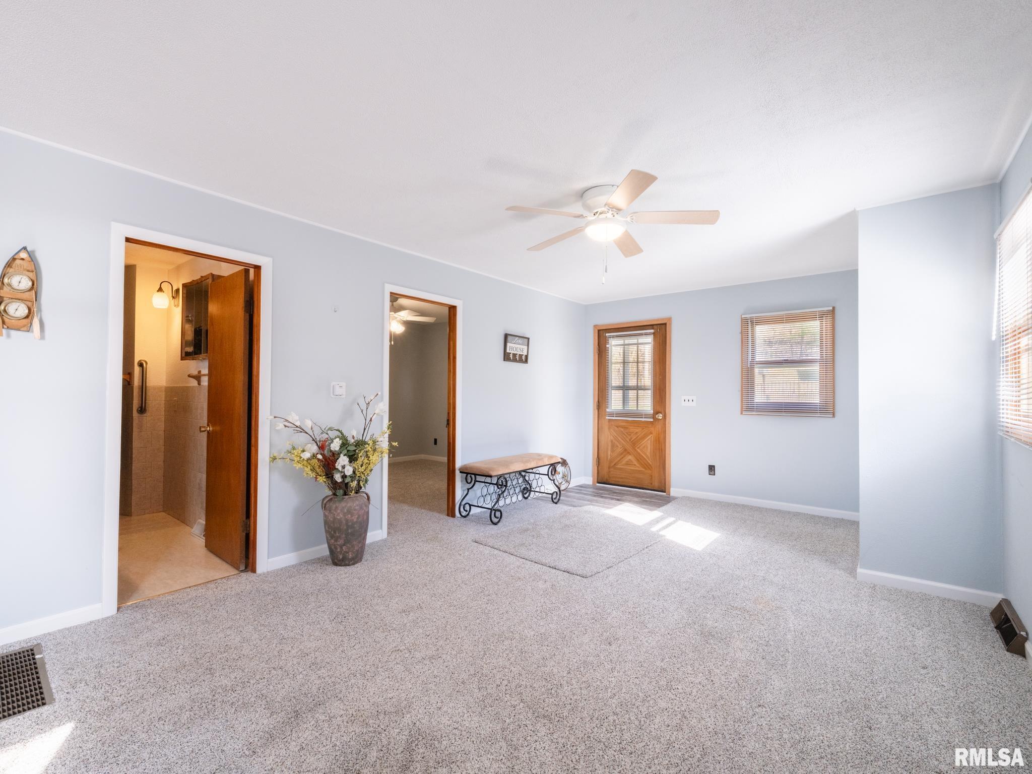 6334 Macs Road Manito, IL 61546 - Photo 6 of 28 Gallery Image 6