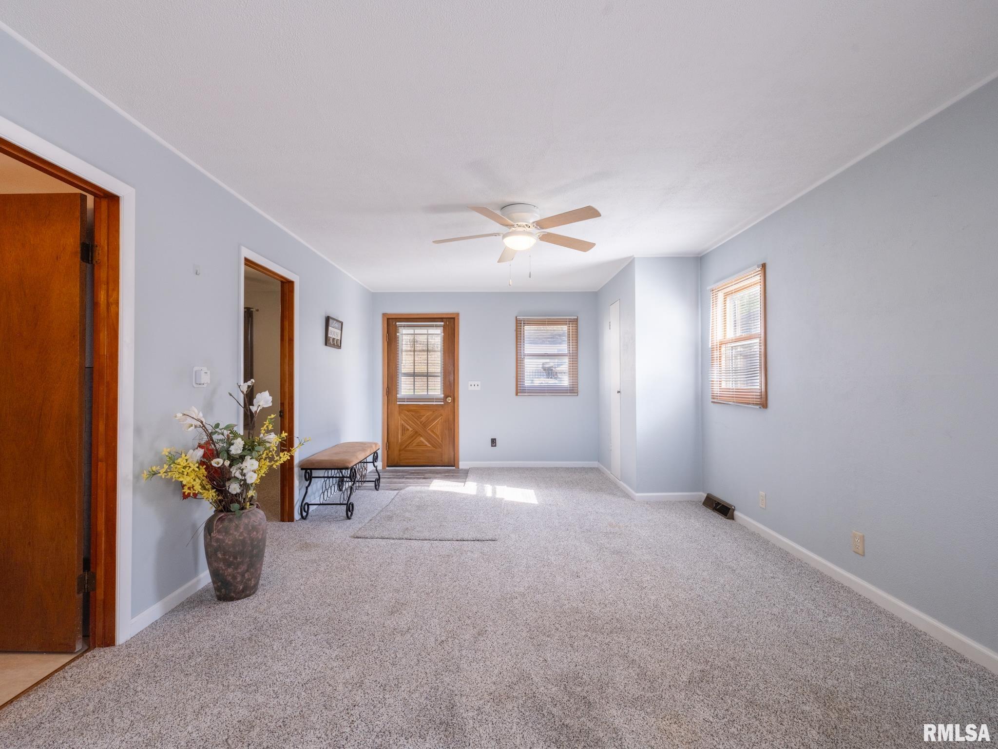 6334 Macs Road Manito, IL 61546 - Photo 7 of 28 Gallery Image 7