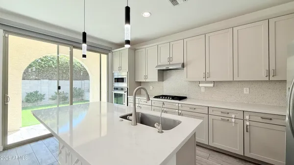 $3,800 | 1419 East Town And Country Lane, Phoenix, AZ 85014