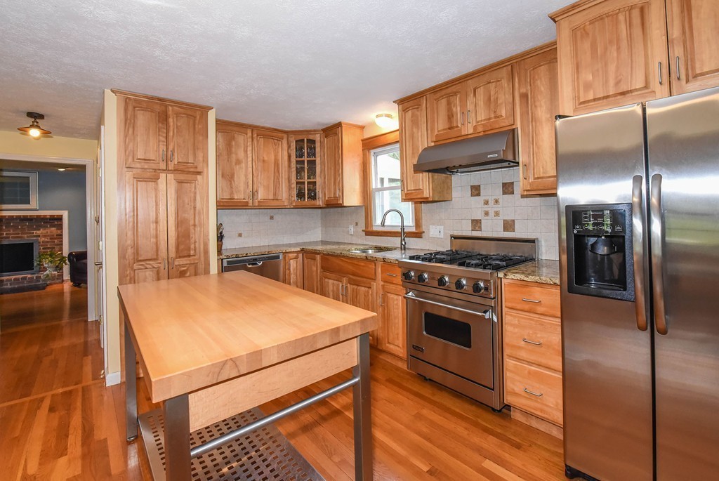 32 Flushing Pond Road Westford, MA 01886 - Photo 3 of 22 Gallery Image 3