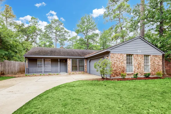 $2,300 | 34 North High Oaks Circle, Spring, TX 77380