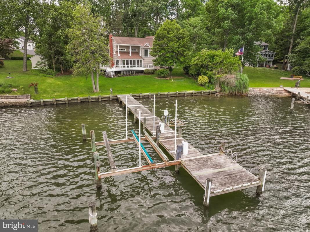 421 Edgewater Road Pasadena, MD 21122 - Photo 31 of 51 Multiple Boat Lifts