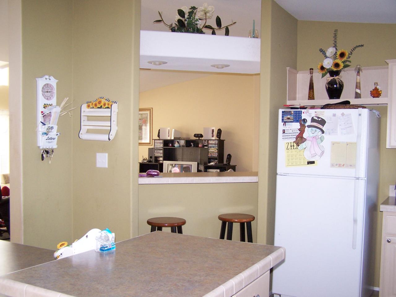 730 Durham Road Zillah, WA 98953 - Photo 3 of 11 a view of a workspace with furniture