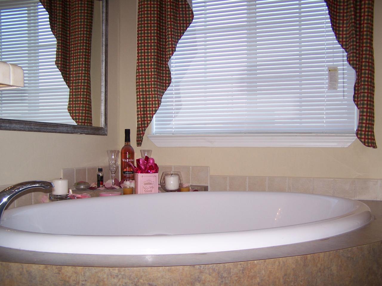 730 Durham Road Zillah, WA 98953 - Photo 9 of 11 a bathroom with a bathtub and shower