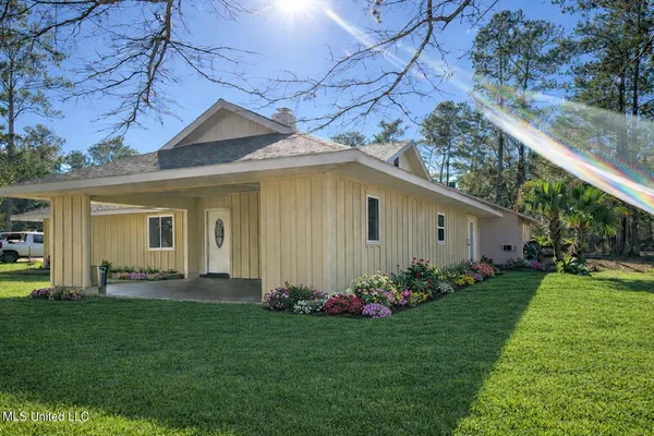 $219,000 | 1 Holly, Diamondhead, MS 39525