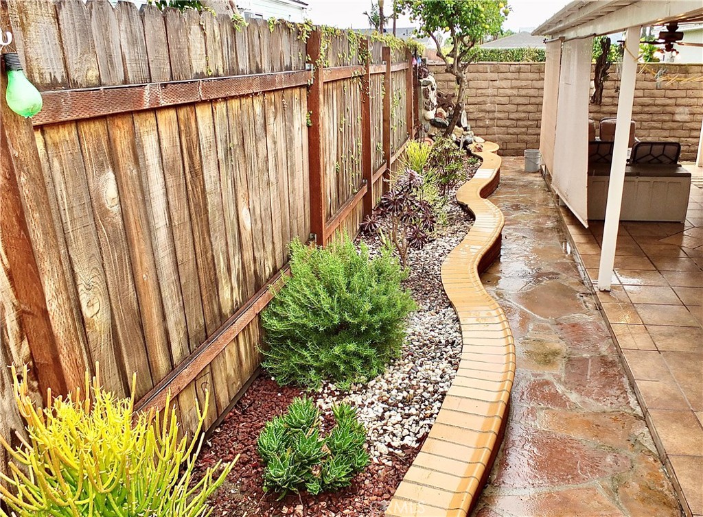 4907 139th Street Hawthorne, CA 90250 - Photo 47 of 47 a view of a pathway with wooden fence