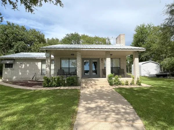 $559,000 | 11391 Lakeshore Drive, Thornton, TX 76687
