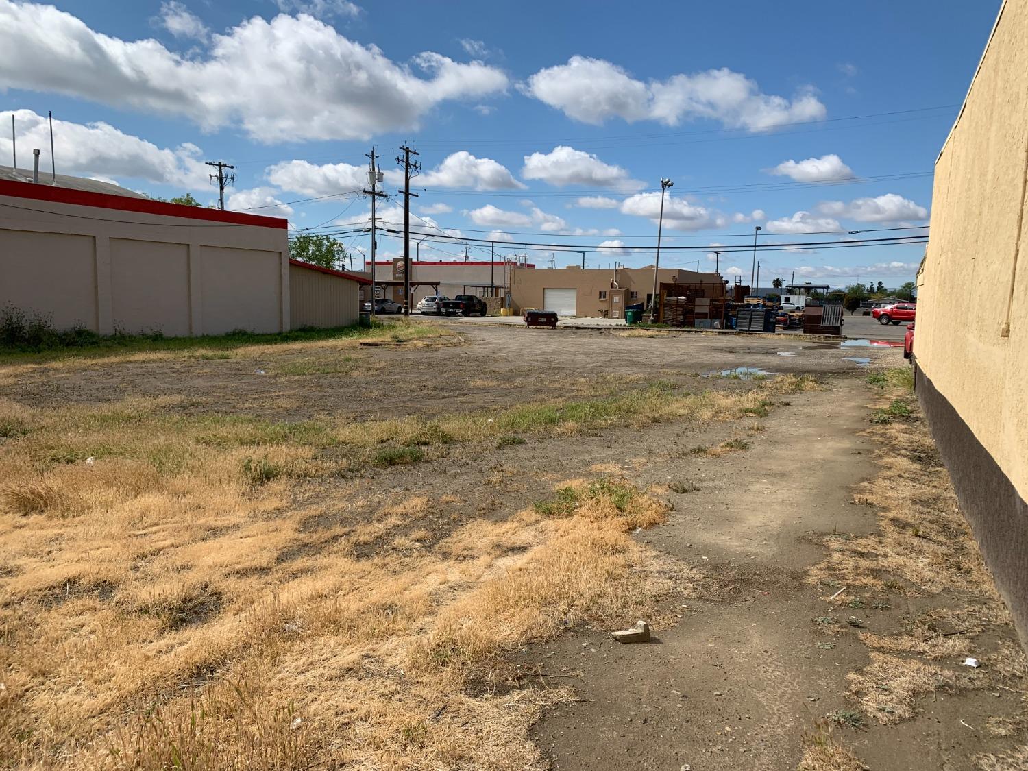 1174 O Street Firebaugh, CA 93622 - Photo 2 of 3 a view of outdoor space with city view