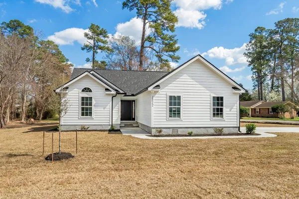 $419,999 | 1312 Lakeside Drive, Conway, SC 29526
