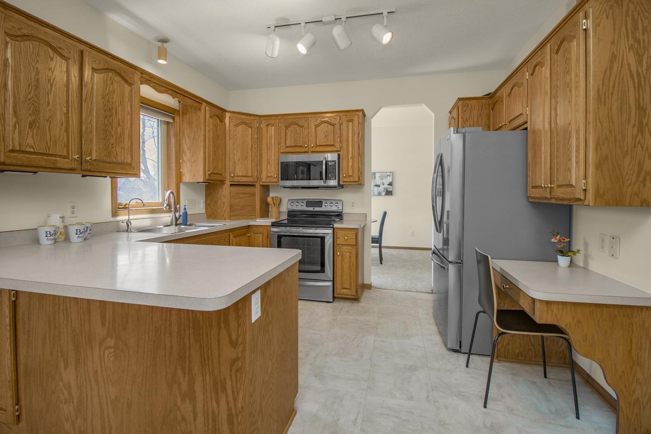 10341 Fox Run Road Woodbury, MN 55129 - Photo 6 of 20